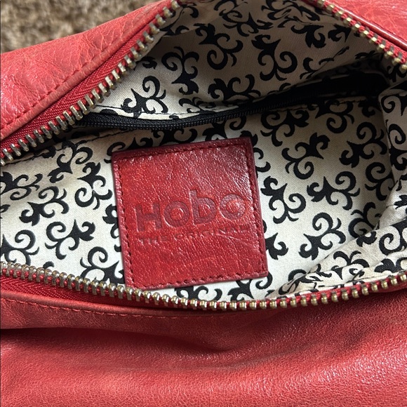 Hobo International Red Leather Shoulder Bag - Picture 4 of 11